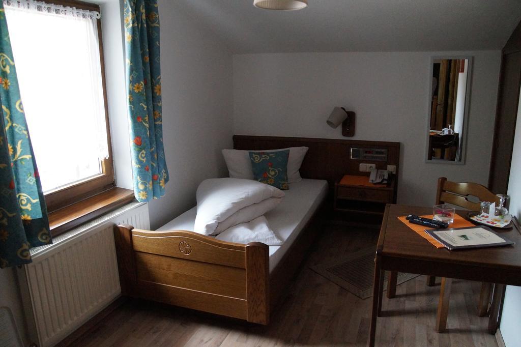 Gasthof Zur Einkehr Sankt Leonhard im Pitztal Buitenkant foto